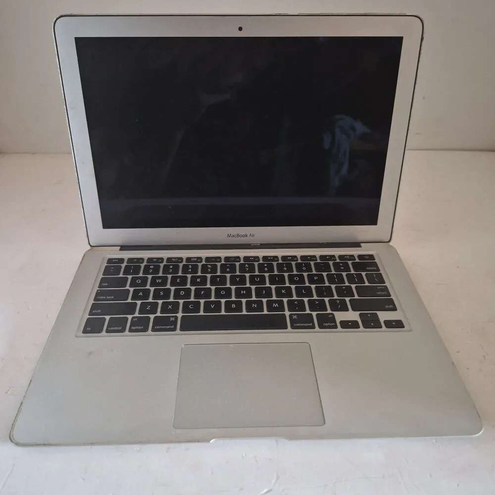 lot of 3 apple macbook air (Models: A1466, A1369, A1465)